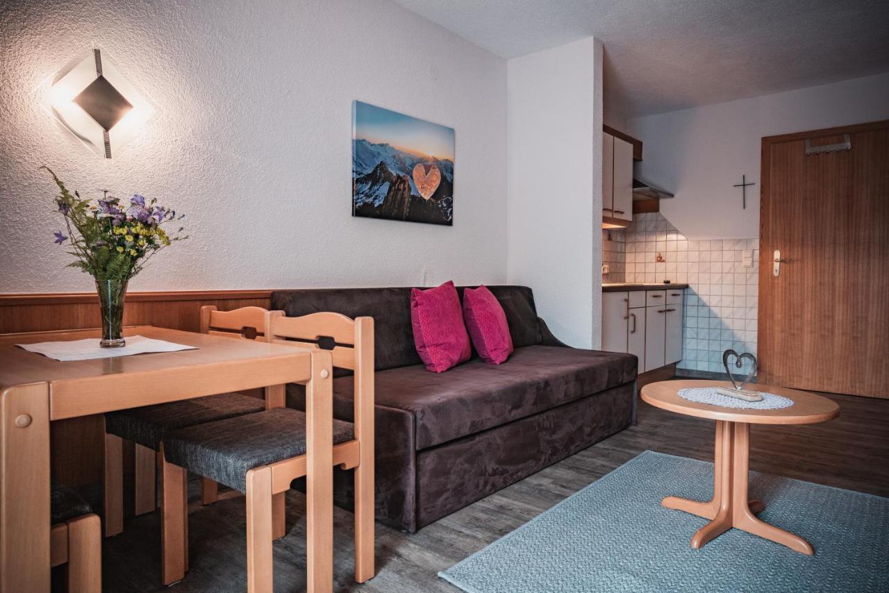 Hotel Garni Romantika Sankt Leonhard im Pitztal Kültér fotó