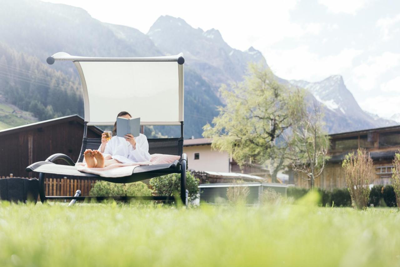 Hotel Garni Romantika Sankt Leonhard im Pitztal Kültér fotó