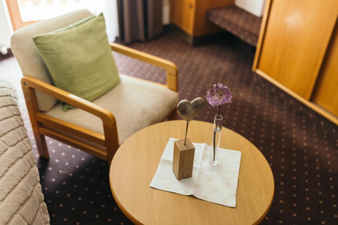 Hotel Garni Romantika Sankt Leonhard im Pitztal Kültér fotó