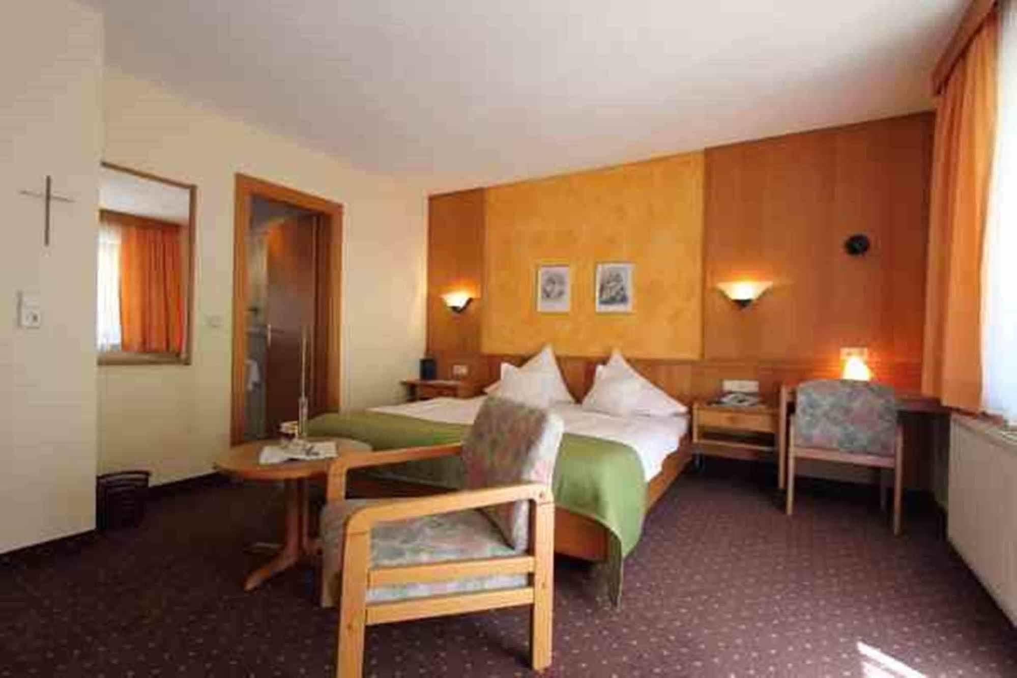 Hotel Garni Romantika Sankt Leonhard im Pitztal Kültér fotó