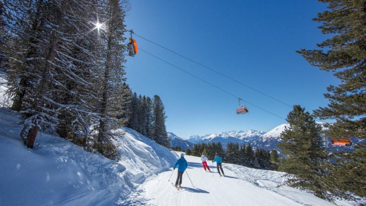 Hotel Garni Romantika Sankt Leonhard im Pitztal Kültér fotó